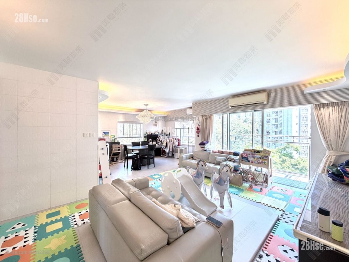 毕架山花园 售盘 3 房 1,211 平方尺