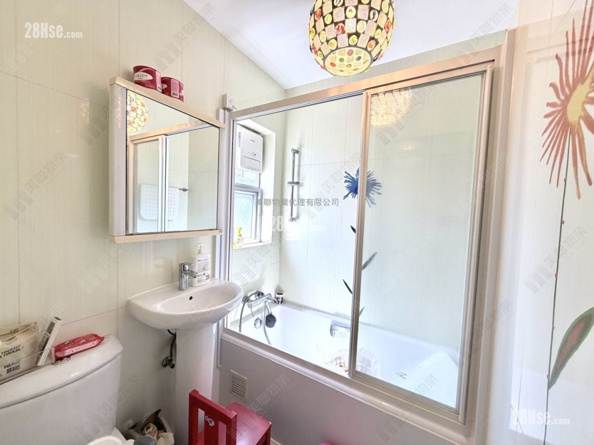 毕架山花园 售盘 3 房 1,211 平方尺