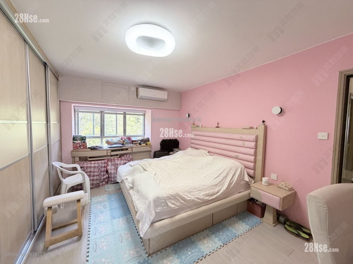 毕架山花园 售盘 3 房 1,211 平方尺