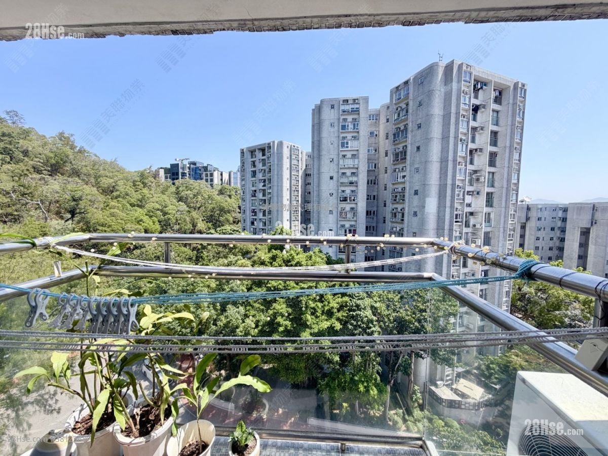 毕架山花园 售盘 3 房 1,211 平方尺