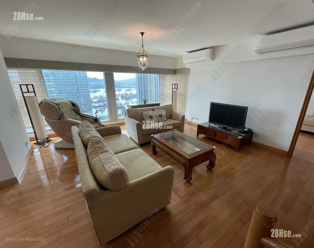 The Waterfront Rental 4 Bedrooms , 2 Bathrooms 2,011 ft²