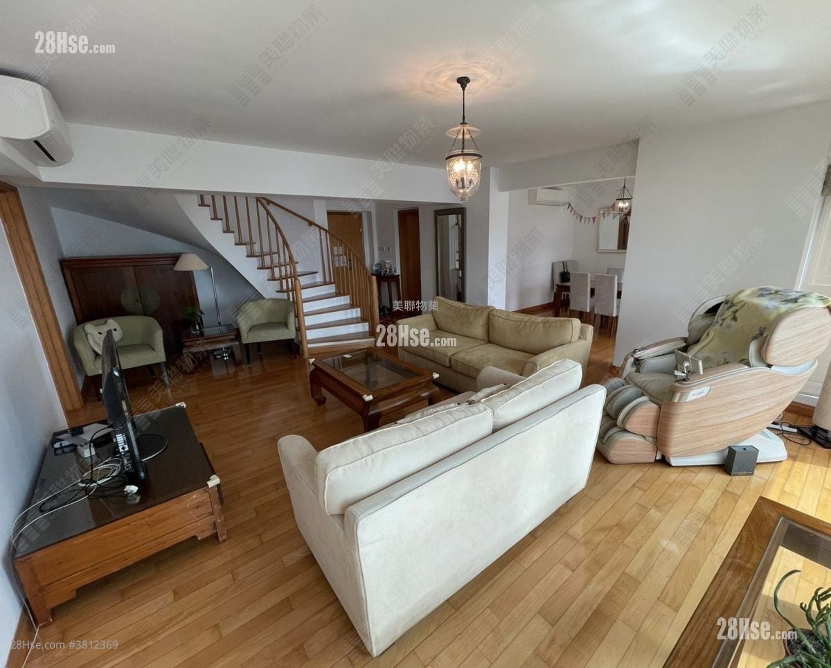 The Waterfront Rental 4 Bedrooms , 2 Bathrooms 2,011 ft²