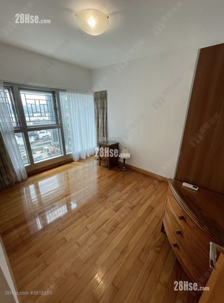 The Waterfront Rental 4 Bedrooms , 2 Bathrooms 2,011 ft²