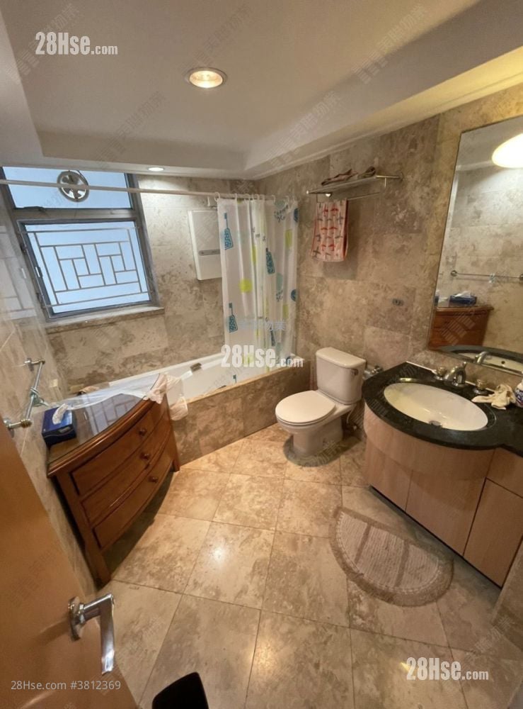 The Waterfront Rental 4 Bedrooms , 2 Bathrooms 2,011 ft²