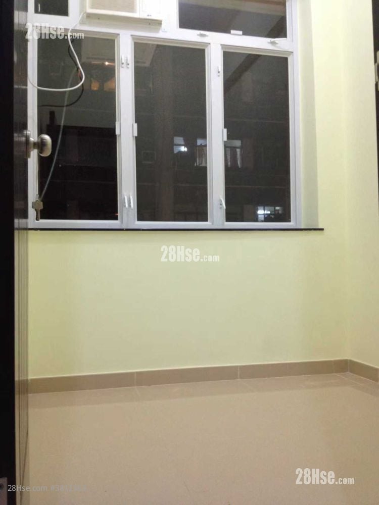 唐樓 租盤 2 房 , 1 浴室 330 平方呎