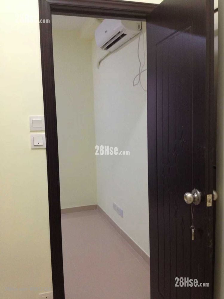 唐樓 租盤 2 房 , 1 浴室 330 平方呎