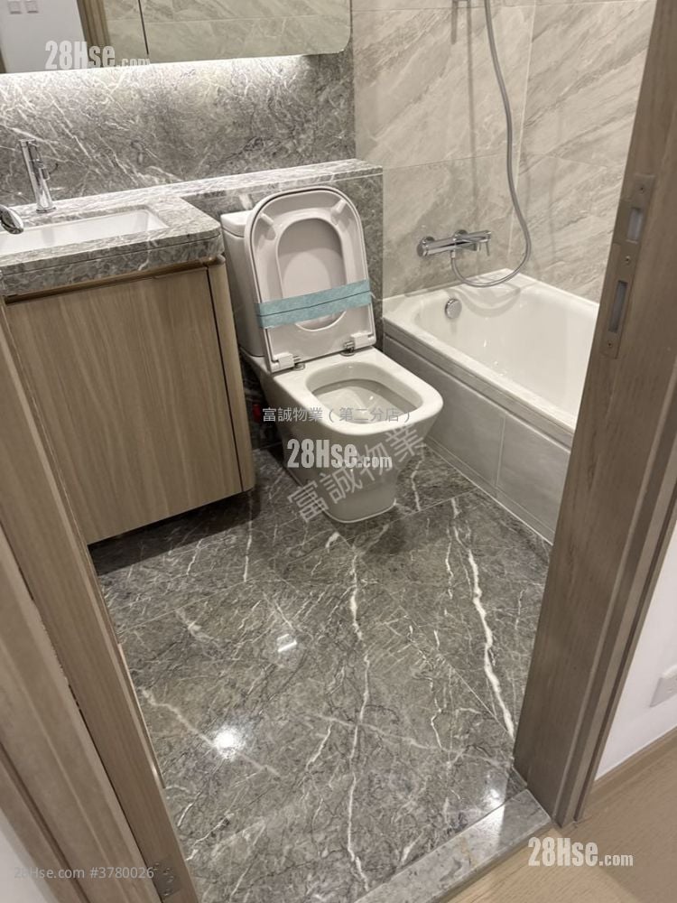 The Coast Line Rental 2 Bedrooms , 1 Bathroom 465 ft²