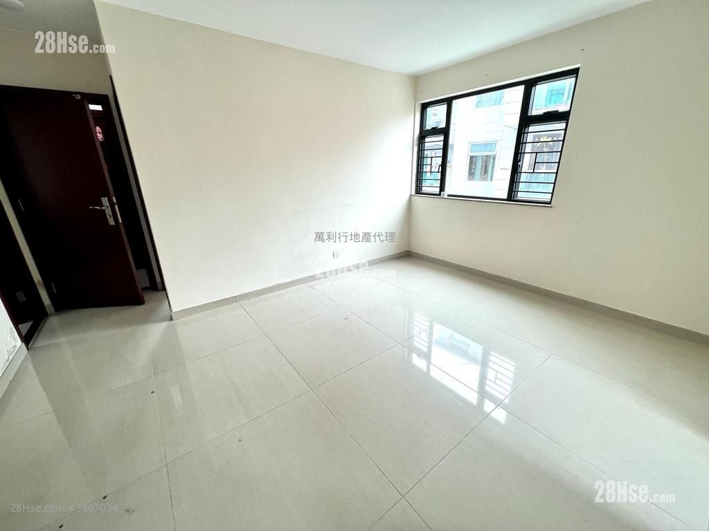 村屋 租盘 3 房 , 1 浴室 700 平方尺