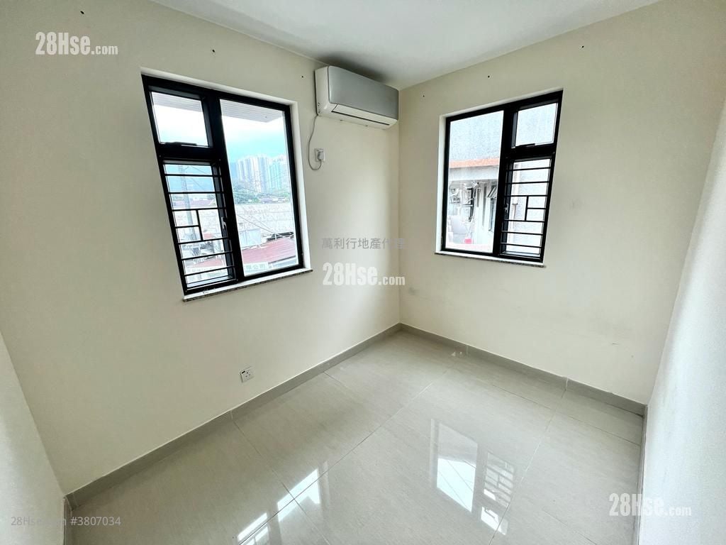 村屋 租盘 3 房 , 1 浴室 700 平方尺