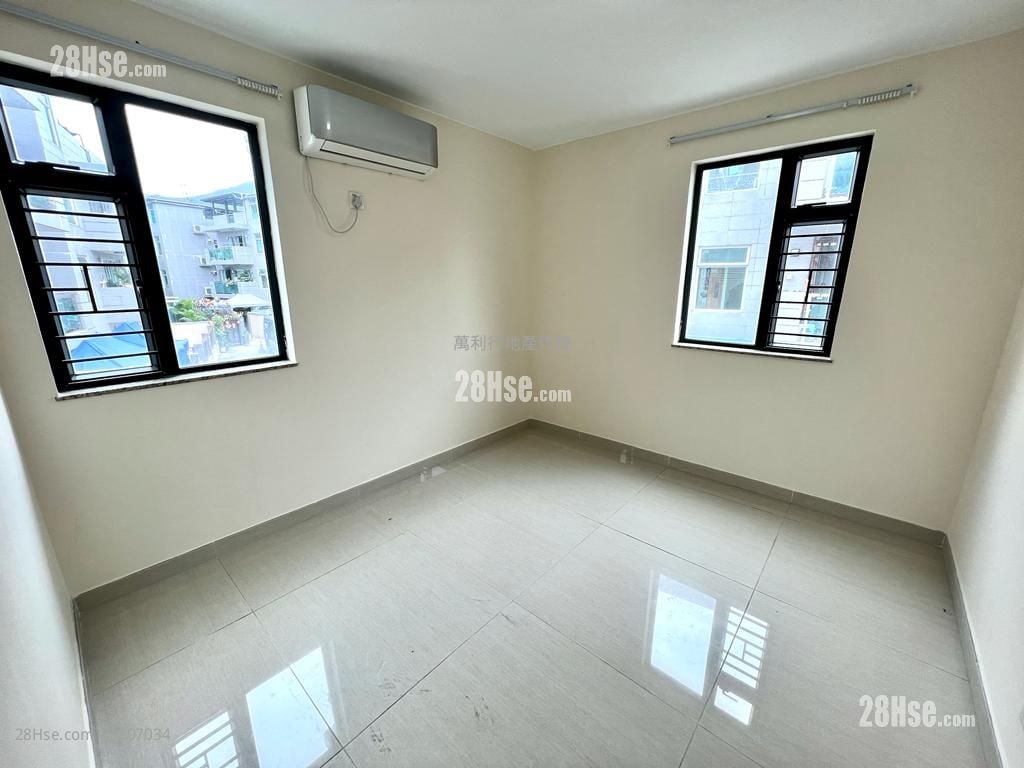 村屋 租盘 3 房 , 1 浴室 700 平方尺