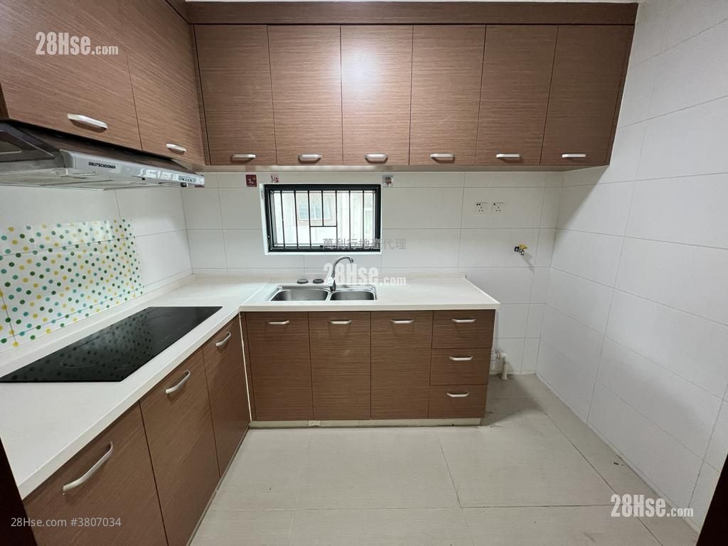 村屋 租盘 3 房 , 1 浴室 700 平方尺