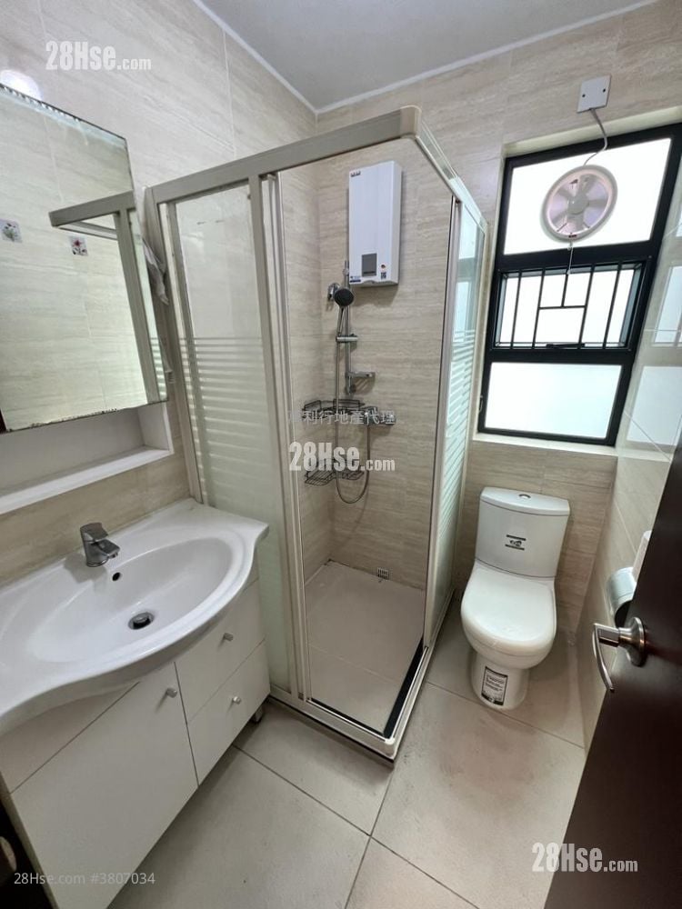 村屋 租盘 3 房 , 1 浴室 700 平方尺