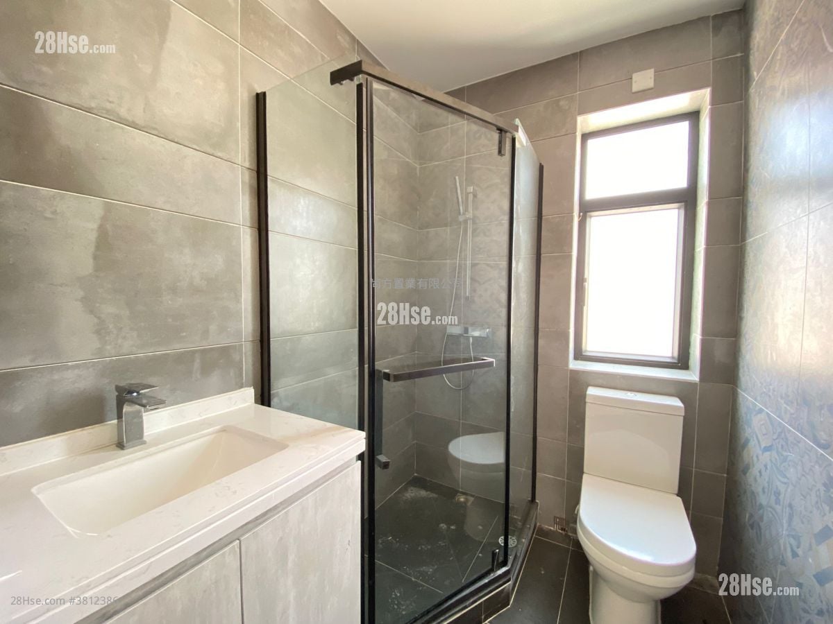 村屋 售盘 3 房 , 2 浴室 700 平方尺