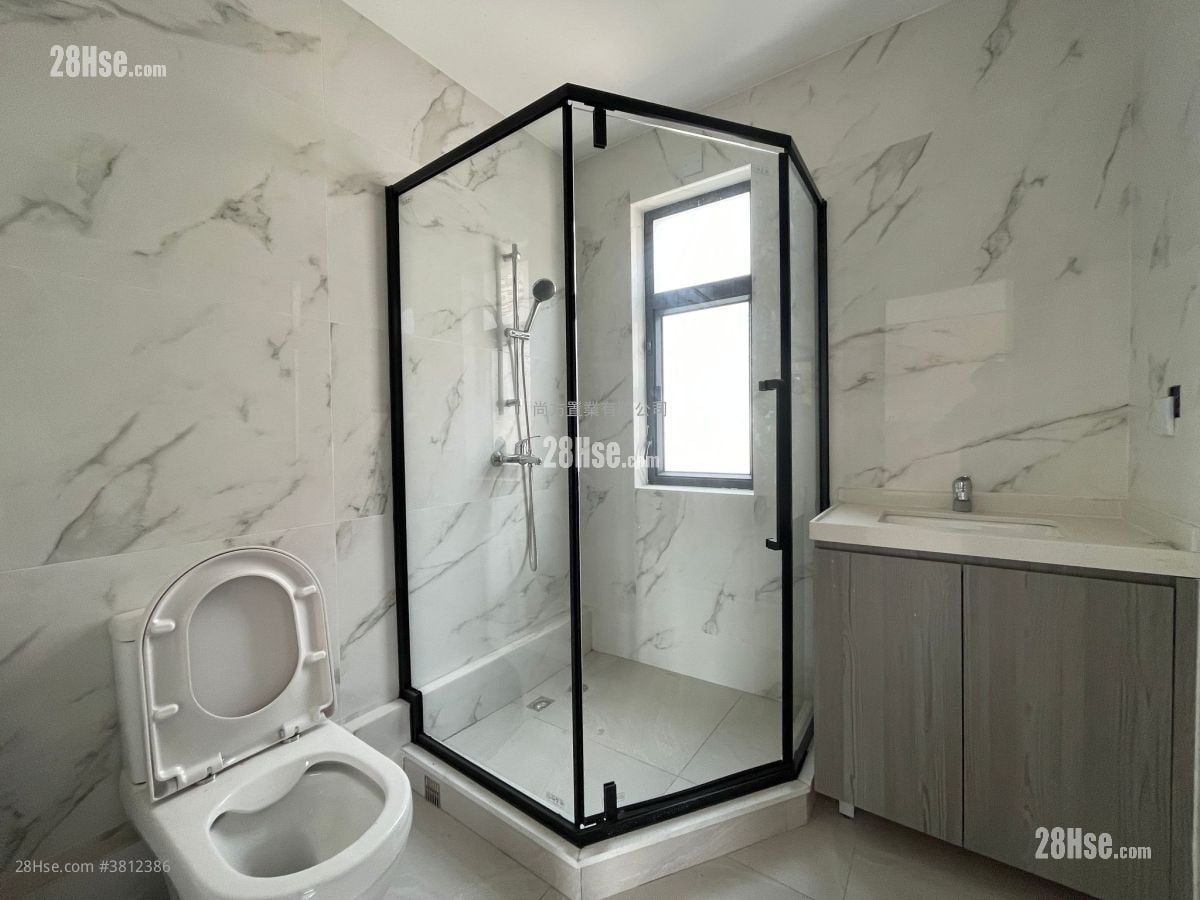 村屋 售盘 3 房 , 2 浴室 700 平方尺