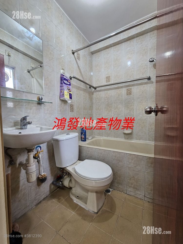 长华大厦 租盘 2 房 , 1 浴室 323 平方尺