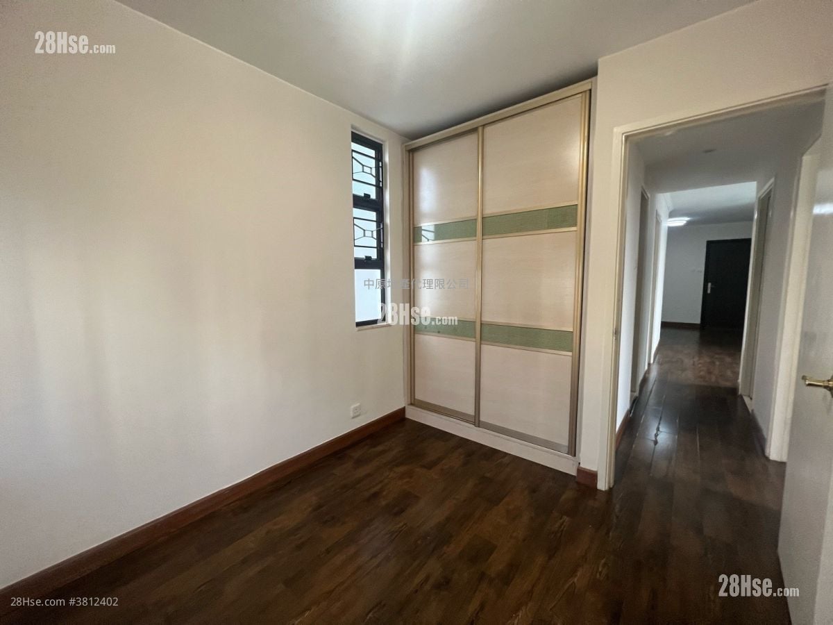 Luk Yeung Sun Chuen Sell 3 Bedrooms , 1 Bathroom 582 ft²