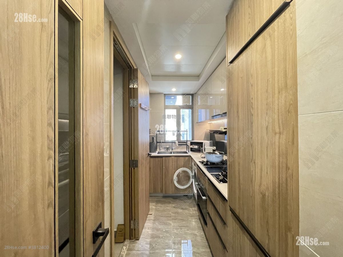 Centra Horizon Rental 3 Bedrooms , 3 Bathrooms 810 ft²