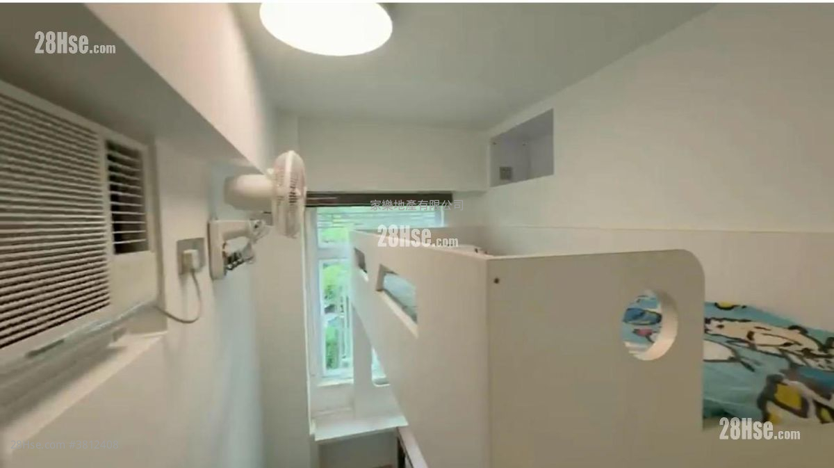 Sun Sing Buiding Sell 3 Bedrooms , 1 Bathroom 445 ft²