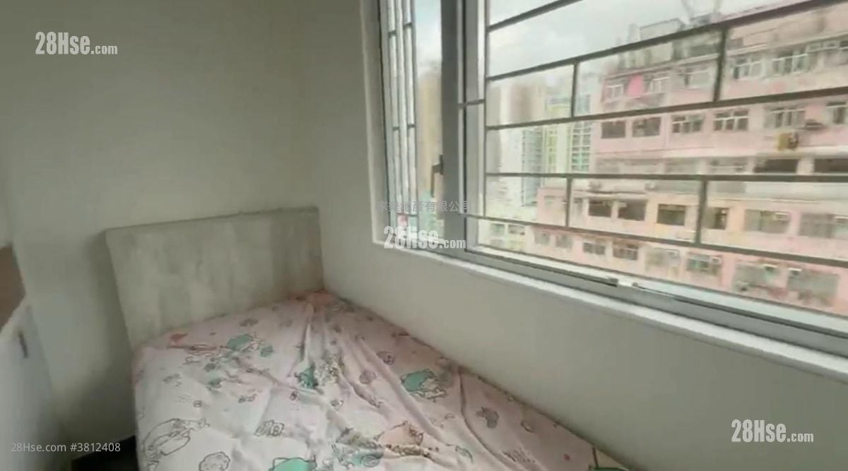 Sun Sing Buiding Sell 3 Bedrooms , 1 Bathroom 445 ft²