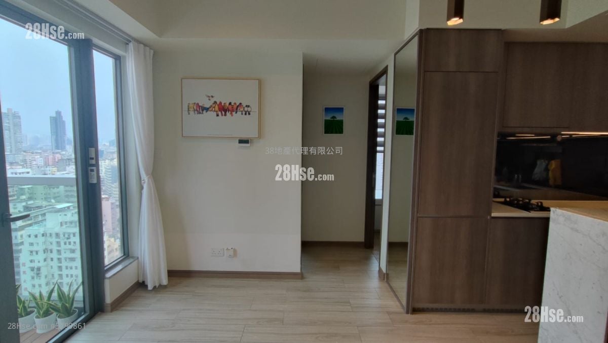 Park One Rental 3 Bedrooms , 1 Bathroom 418 ft²