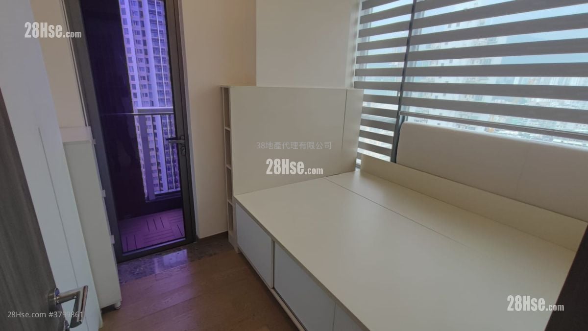 Park One Rental 3 Bedrooms , 1 Bathroom 418 ft²