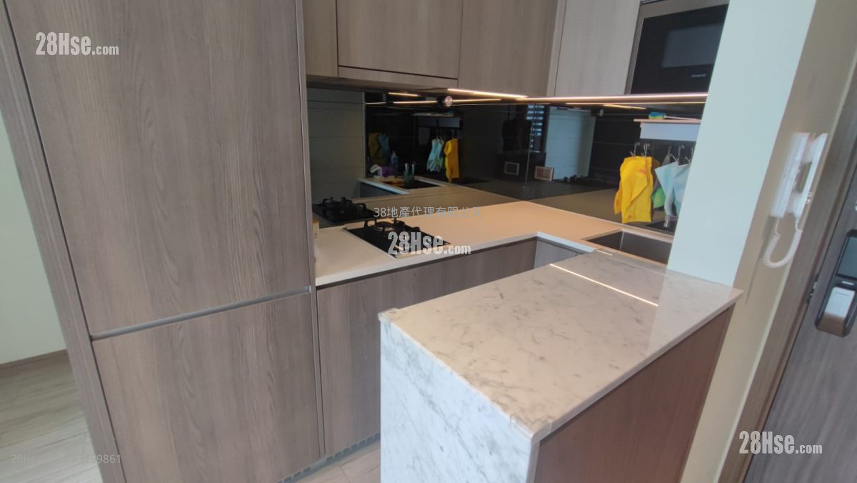 Park One Rental 3 Bedrooms , 1 Bathroom 418 ft²