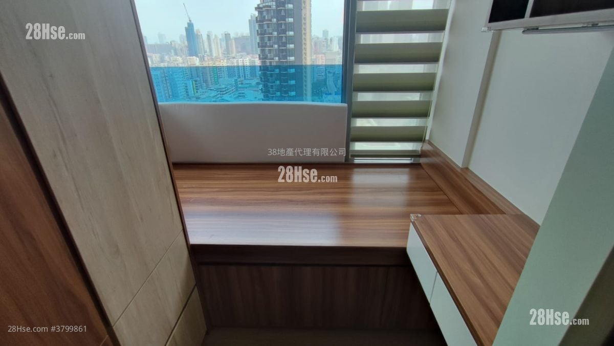 Park One Rental 3 Bedrooms , 1 Bathroom 418 ft²