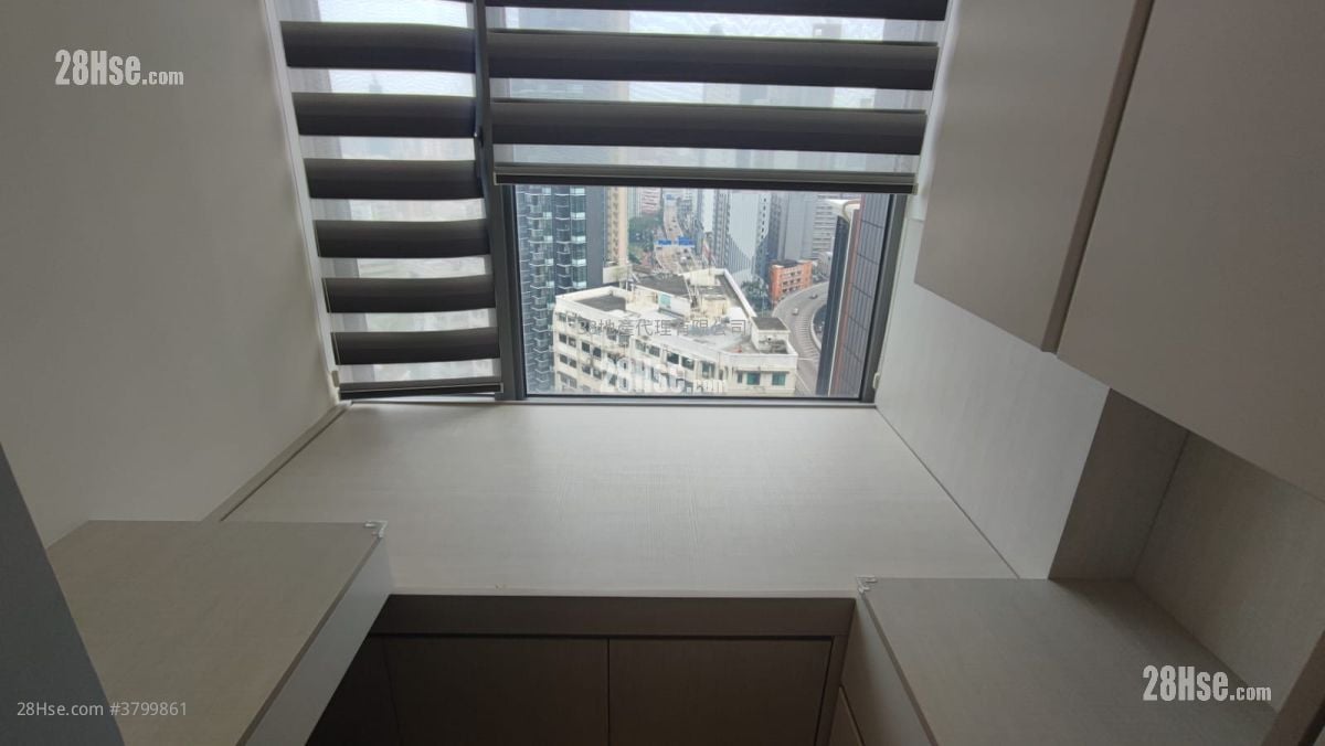 Park One Rental 3 Bedrooms , 1 Bathroom 418 ft²