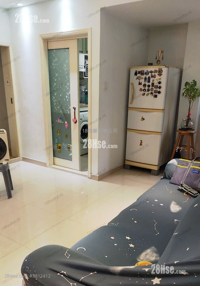 Fung Wong Chuen Building Sell 2 Bedrooms , 1 Bathroom 475 ft²