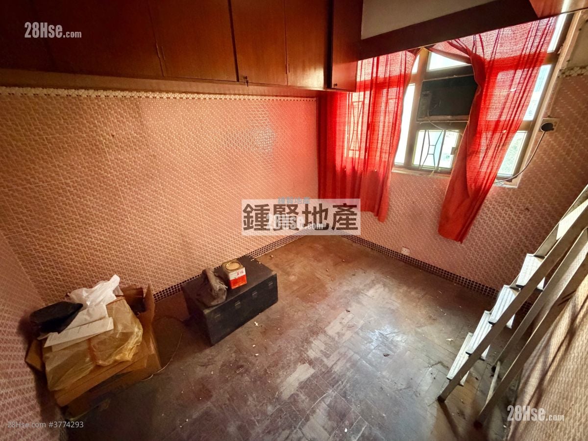 Hong Keung Mansion Sell 3 Bedrooms , 1 Bathroom 506 ft²
