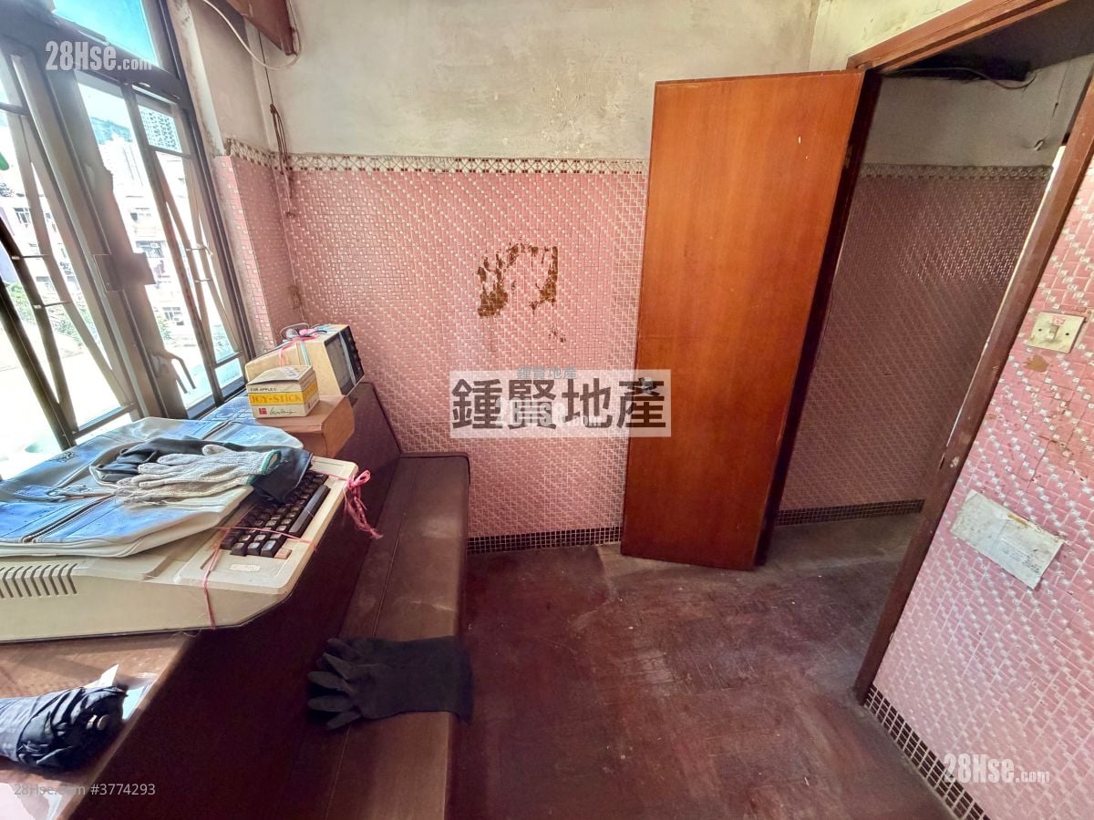 Hong Keung Mansion Sell 3 Bedrooms , 1 Bathroom 506 ft²