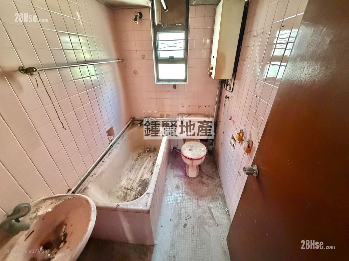 Hong Keung Mansion Sell 3 Bedrooms , 1 Bathroom 506 ft²