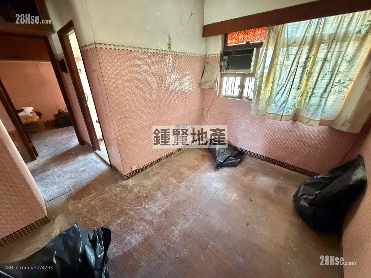 Hong Keung Mansion Sell 3 Bedrooms , 1 Bathroom 506 ft²