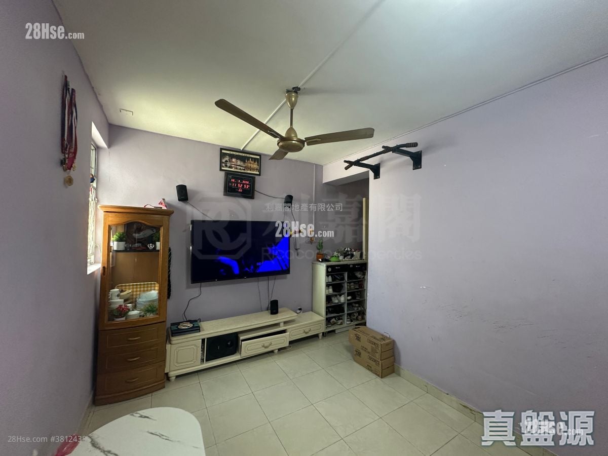 Tin Chung Court Sell 650 ft²