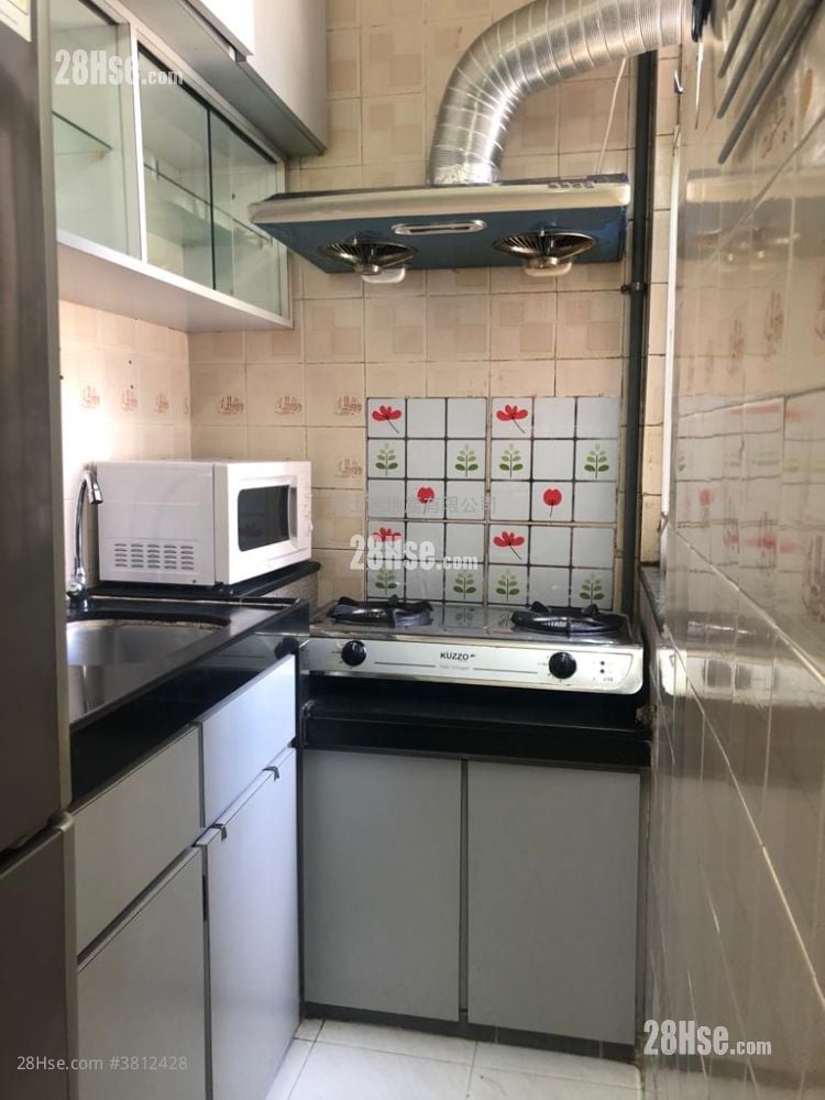 Golden Lion Garden Sell 321 ft²