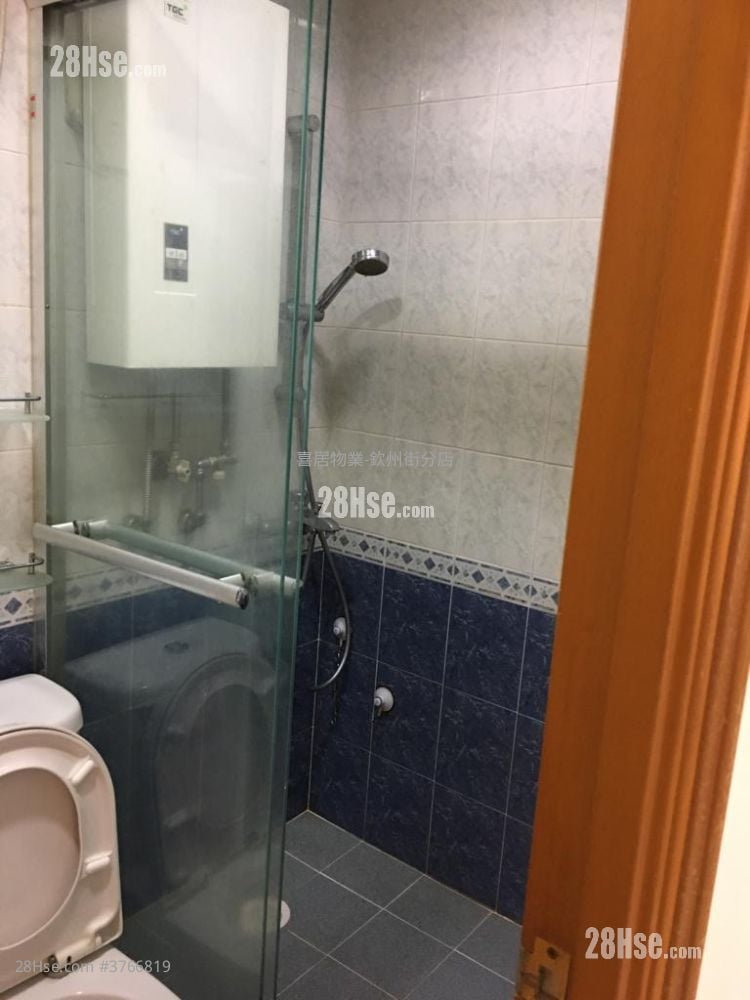 Manor Centre Rental 2 Bedrooms , 1 Bathroom 322 ft²