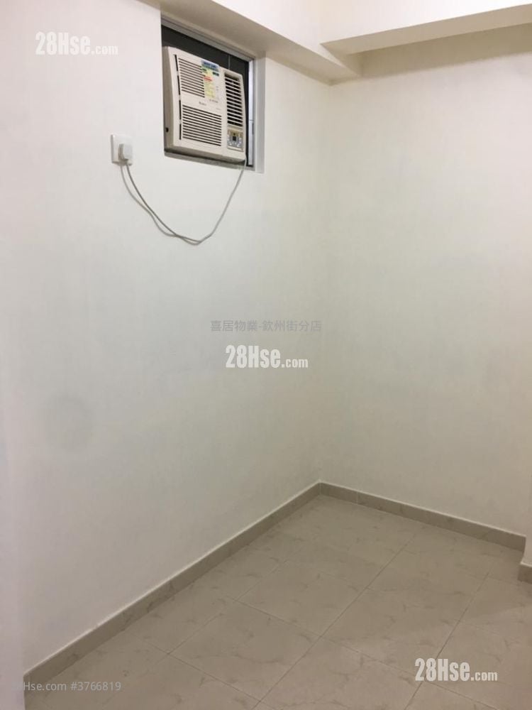 Manor Centre Rental 2 Bedrooms , 1 Bathroom 322 ft²