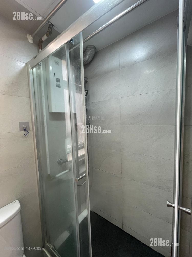 新成中心 租盘 1 房 , 1 浴室 293 平方尺