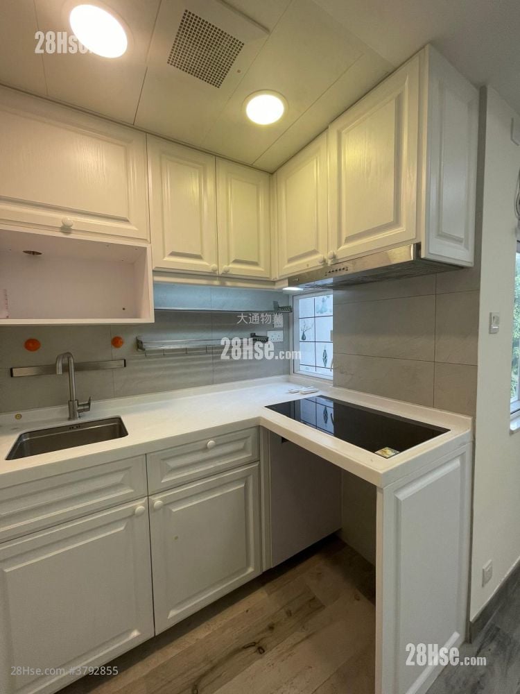 新成中心 租盘 1 房 , 1 浴室 293 平方尺