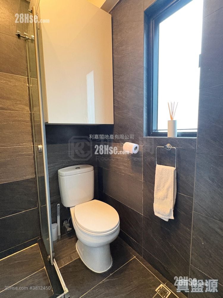 Comfort Court Sell 236 ft²