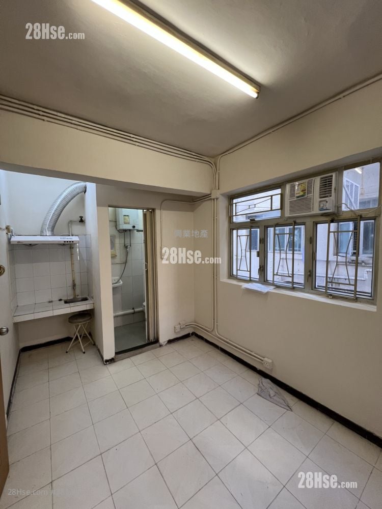 有利大樓 租盤 開放式間隔 , 1 浴室 100 平方呎