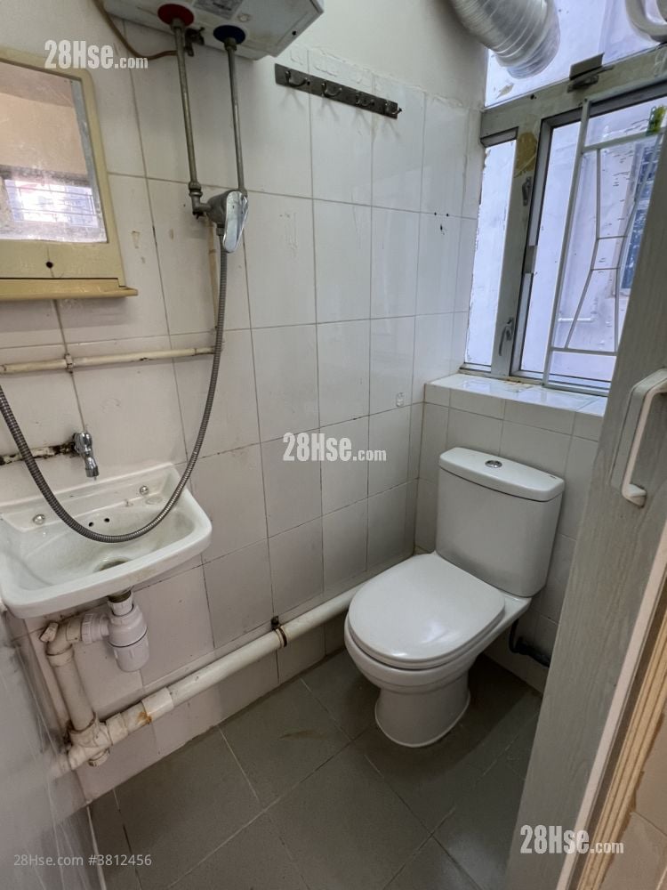 有利大樓 租盤 開放式間隔 , 1 浴室 100 平方呎