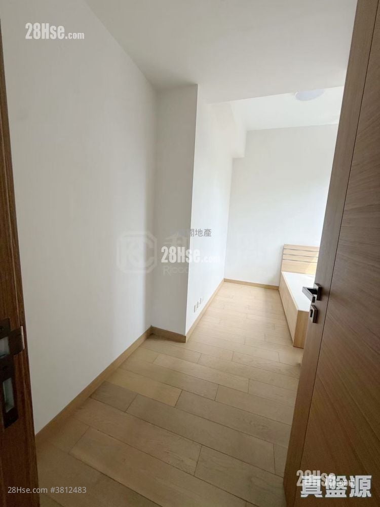 The Bloomsway Sell 3 Bedrooms 976 ft²