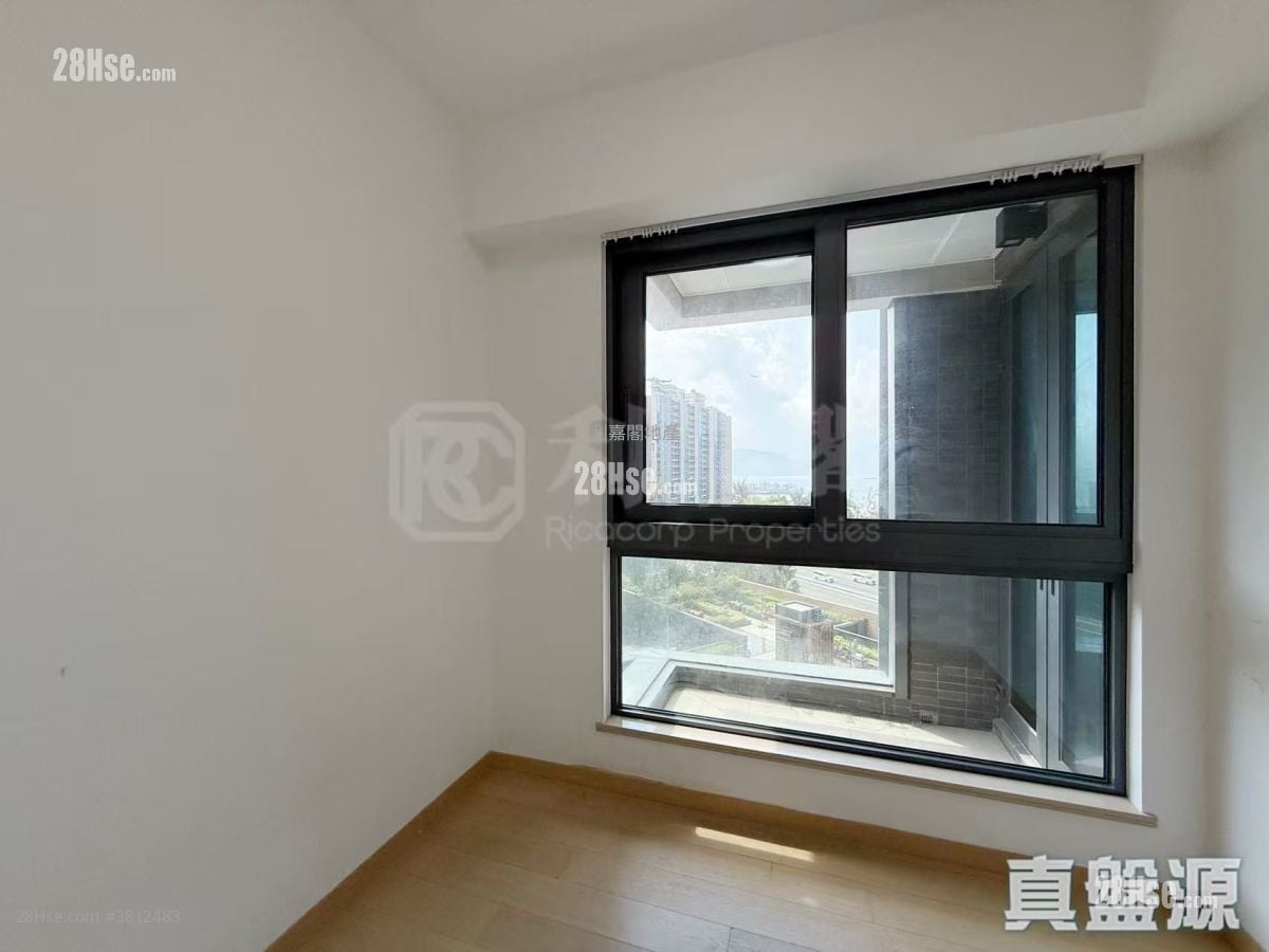 The Bloomsway Sell 3 Bedrooms 976 ft²