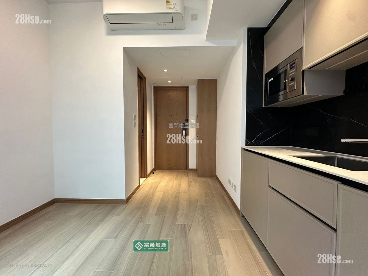 Uptify Sell Studio , 1 Bathroom 172 ft²