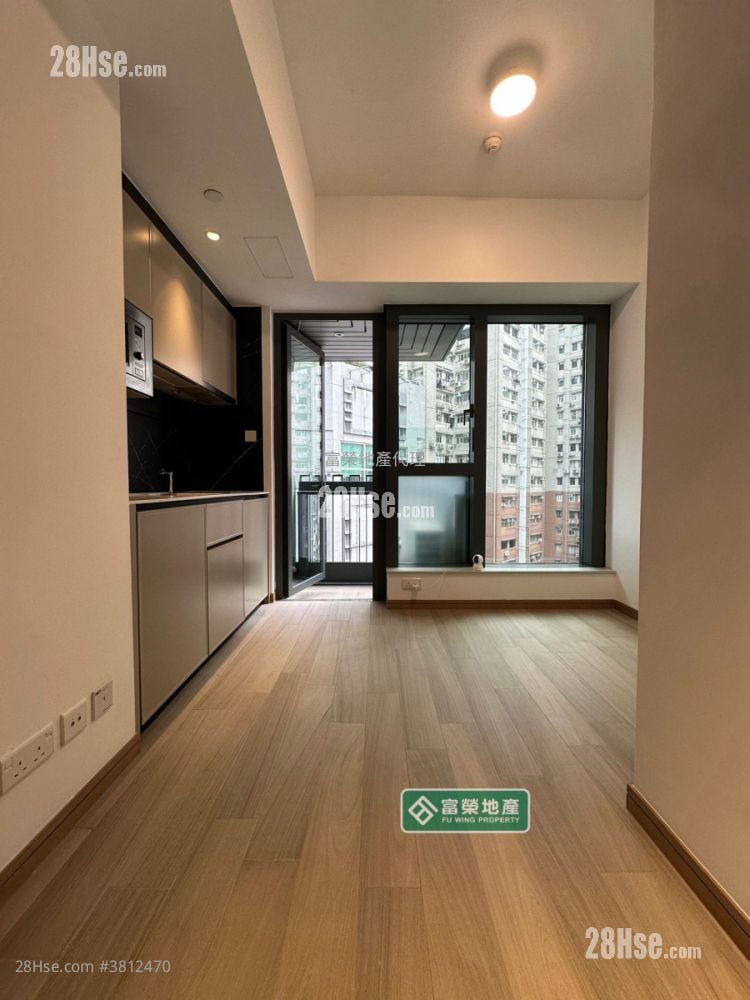 Uptify Sell Studio , 1 Bathroom 172 ft²