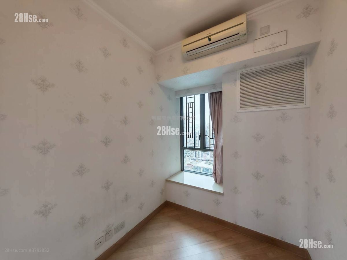 Yoho Midtown Rental 1,026 ft²