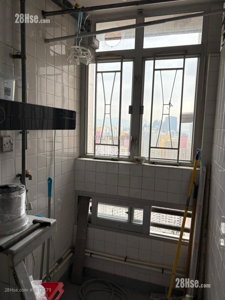 Fung Tak Estate Sell 1 Bedroom , 1 Bathroom 443 ft²