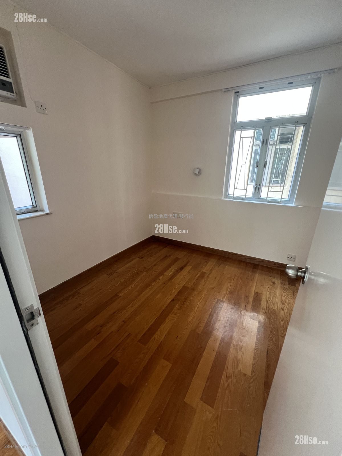 Bedford Gardens Rental 3 Bedrooms , 1 Bathroom 597 ft²