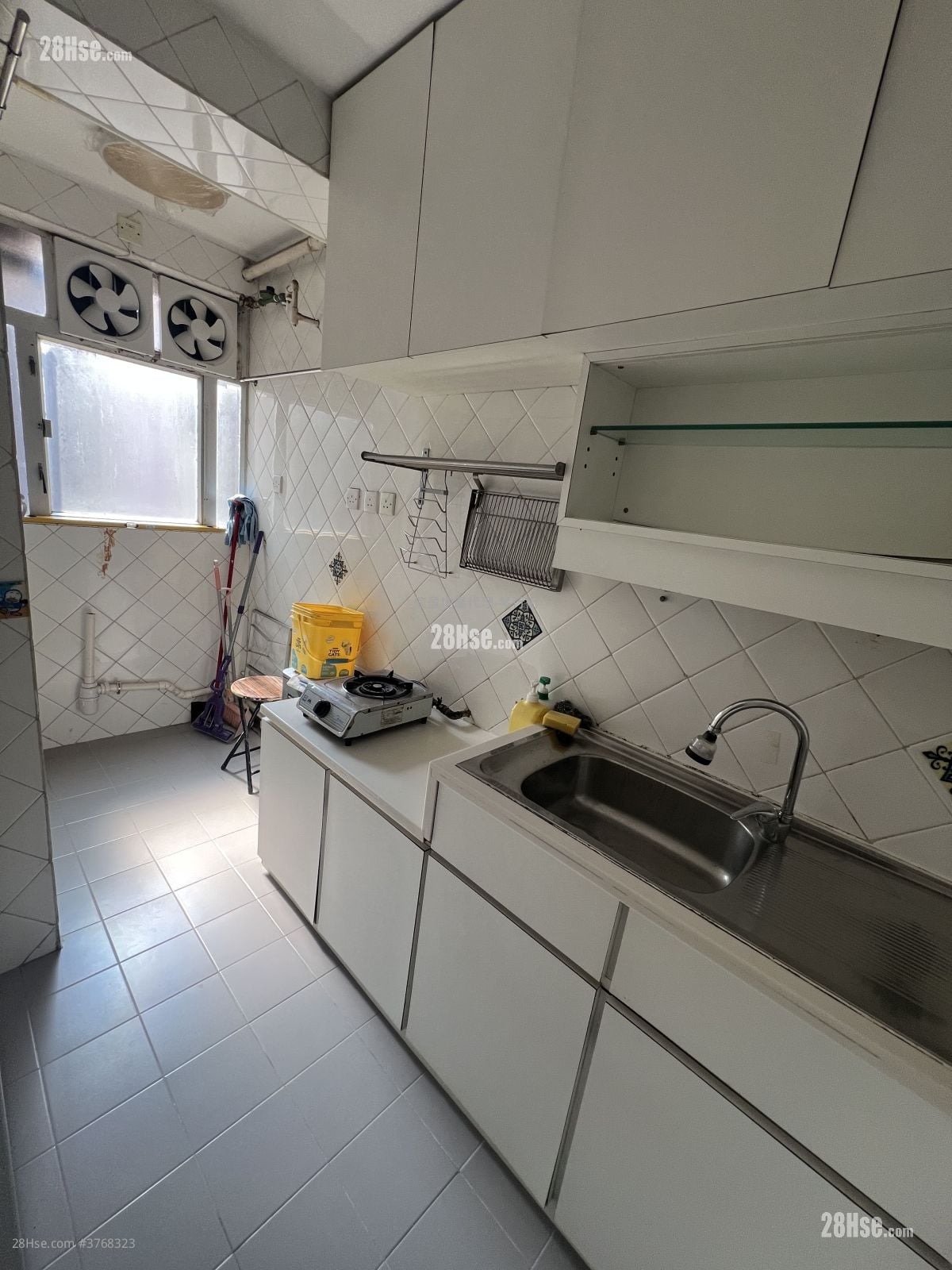 Bedford Gardens Rental 3 Bedrooms , 1 Bathroom 597 ft²